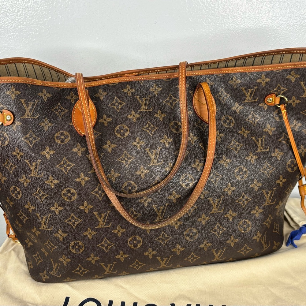 Louis Vuitton Neverfull GM Tote - Picture 11 of 16